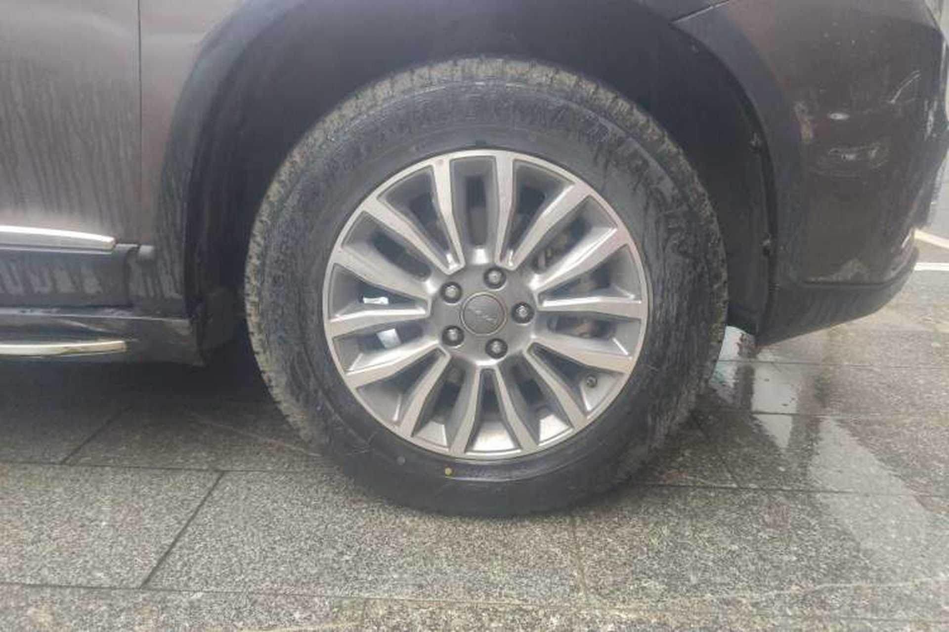 Used Haval H6 2015 Sport Edition 1.5T Automatic Two-Wheel Drive Luxury Model Right Front Wheel Hub