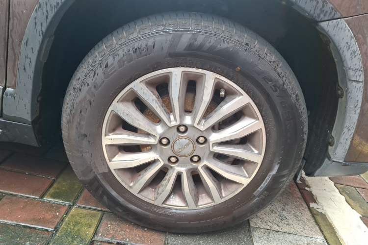 Used Haval H6 2015 Sport Edition 1.5T Automatic Two-Wheel Drive Luxury Model Right Front Wheel Hub