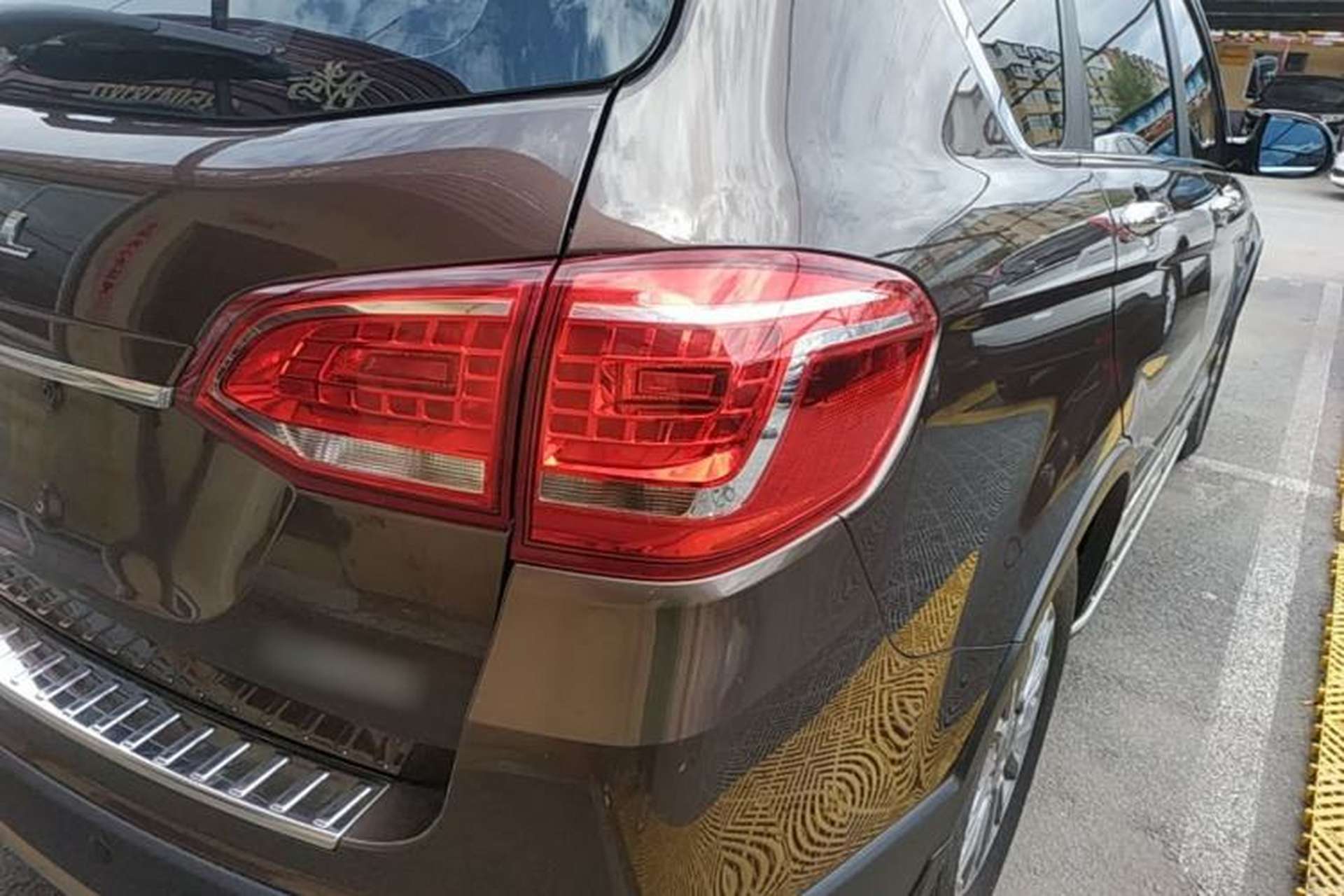 Used Haval H6 2015 Sport Edition 1.5T Automatic Two-Wheel Drive Luxury Model Right Rear Taillight