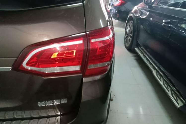 Used Haval H6 2015 Sport Edition 1.5T Automatic Two-Wheel Drive Luxury Model Right Rear Taillight