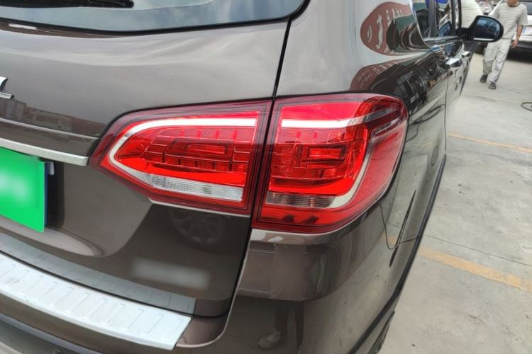 Used Haval H6 2015 Sport Edition 1.5T Automatic Two-Wheel Drive Luxury Model Right Rear Taillight