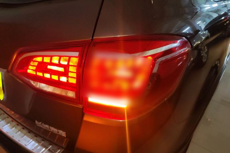 Used Haval H6 2015 Sport Edition 1.5T Automatic Two-Wheel Drive Luxury Model Right Rear Taillight