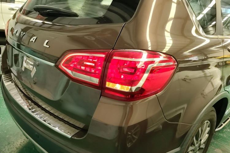 Used Haval H6 2015 Sport Edition 1.5T Automatic Two-Wheel Drive Luxury Model Right Rear Taillight