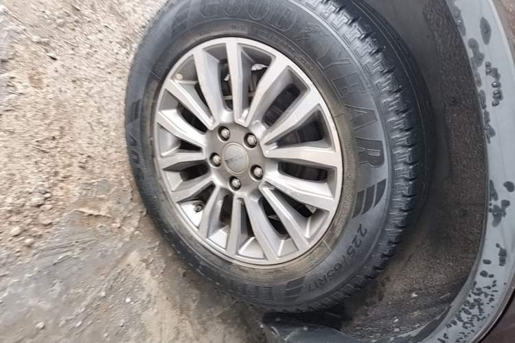 Used Haval H6 2015 Sport Edition 1.5T Automatic Two-Wheel Drive Luxury Model Right Rear Wheel Hub