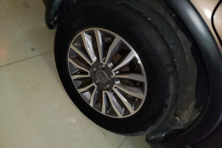 Used Haval H6 2015 Sport Edition 1.5T Automatic Two-Wheel Drive Luxury Model Right Rear Wheel Hub