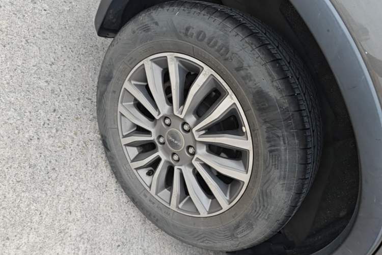 Used Haval H6 2015 Sport Edition 1.5T Automatic Two-Wheel Drive Luxury Model Right Rear Wheel Hub