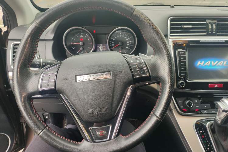 Used Haval H6 2015 Sport Edition 1.5T Automatic Two-Wheel Drive Luxury Model Steering Wheel