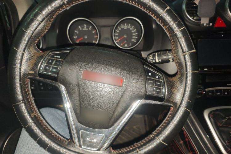 Used Haval H6 2015 Upgraded Model 1.5T Manual Two-Wheel Drive Elite Version Steering Wheel