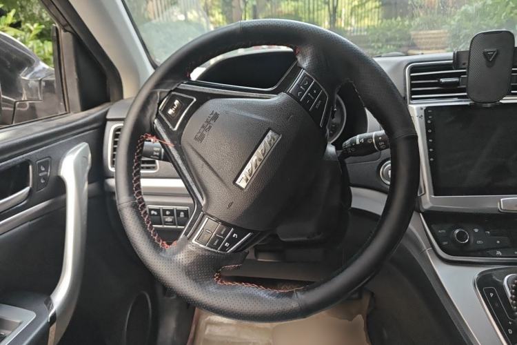 Used Haval H6 2015 Sport Edition 1.5T Automatic Two-Wheel Drive Luxury Model Steering Wheel