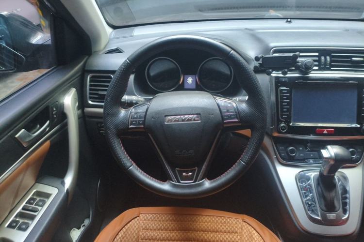Used Haval H6 2015 Sport Edition 1.5T Automatic Two-Wheel Drive Luxury Model Steering Wheel