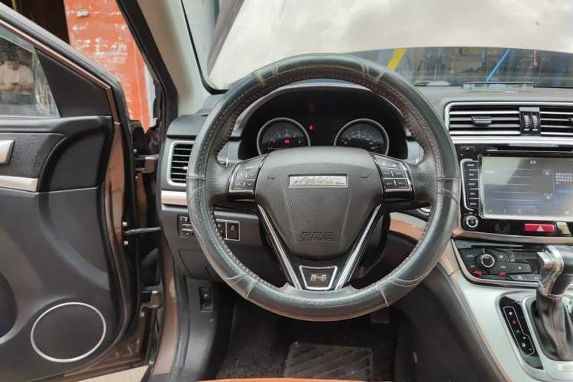 Used Haval H6 2015 Sport Edition 1.5T Automatic Two-Wheel Drive Luxury Model Steering Wheel