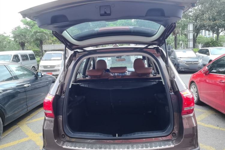 Used Haval H6 2015 Sport Edition 1.5T Automatic Two-Wheel Drive Luxury Model Trunk
