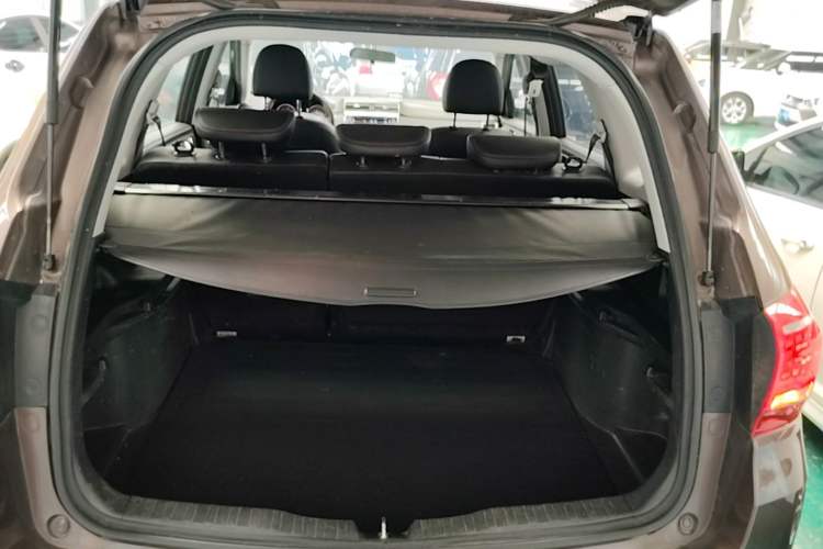 Used Haval H6 2015 Sport Edition 1.5T Automatic Two-Wheel Drive Luxury Model Trunk