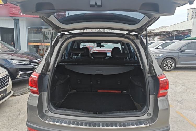 Used Haval H6 2015 Sport Edition 1.5T Automatic Two-Wheel Drive Luxury Model Trunk