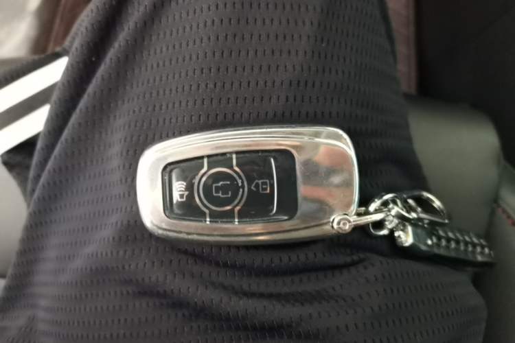 Used Haval H6 2015 Sport Edition 1.5T Automatic Two-Wheel Drive Luxury Model Vehicle Key