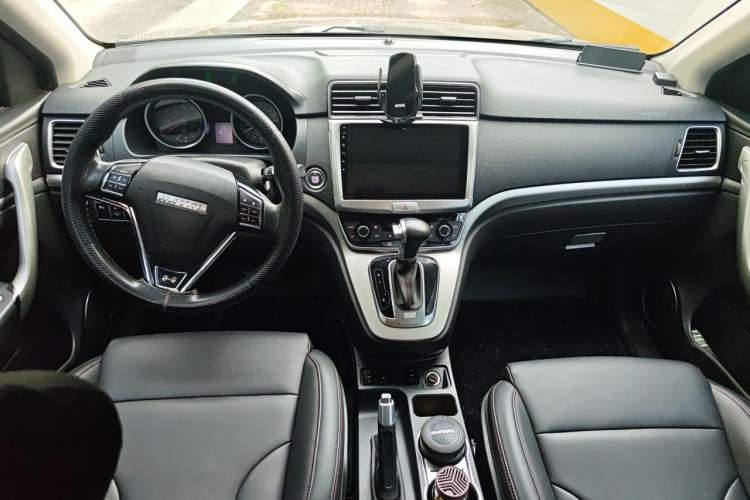 Used Haval H6 2015 Sport Edition 1.5T Automatic Two-Wheel Drive Luxury Model Center Console