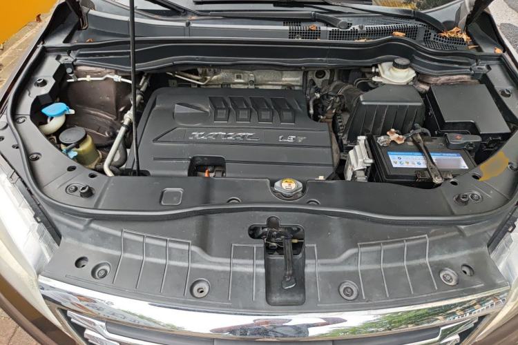 Used Haval H6 2015 Sport Edition 1.5T Automatic Two-Wheel Drive Luxury Model Engine Bay