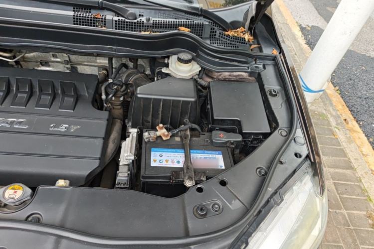 Used Haval H6 2015 Sport Edition 1.5T Automatic Two-Wheel Drive Luxury Model Engine Bay Left