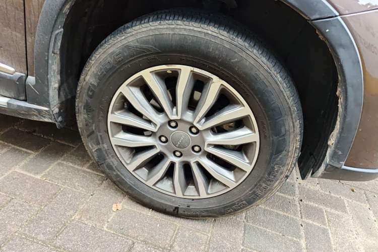 Used Haval H6 2015 Sport Edition 1.5T Automatic Two-Wheel Drive Luxury Model Right Front Wheel Hub