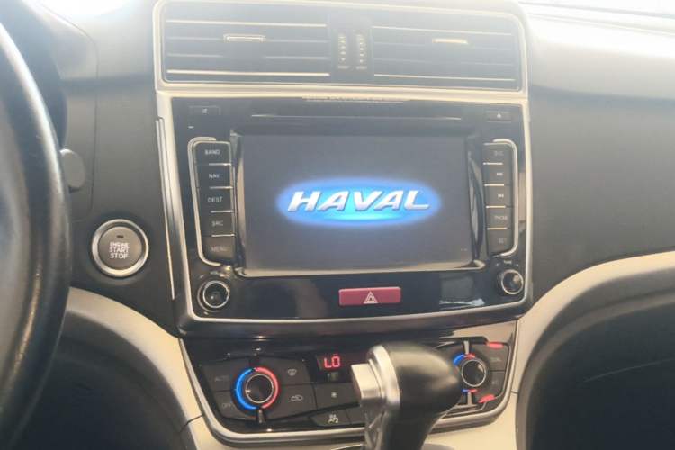 Used Haval H6 2015 Sport Edition 1.5T Automatic Two-Wheel Drive Luxury Model Audio And AC Panel