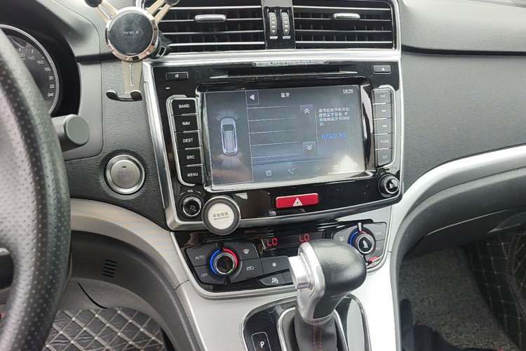 Used Haval H6 2015 Sport Edition 1.5T Automatic Two-Wheel Drive Luxury Model Audio And AC Panel