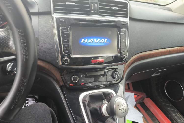 Used Haval H6 2015 Sport Edition 1.5T Manual Two-Wheel Drive Elite Model Audio And AC Panel