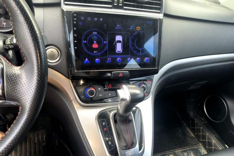 Used Haval H6 2015 Sport Edition 1.5T Automatic Two-Wheel Drive Luxury Model Audio And AC Panel