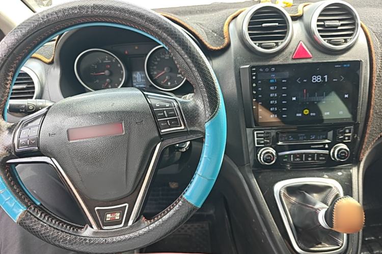 Used Haval H6 2015 Upgraded Model 1.5T Manual Two-Wheel Drive Elite Version Center Console