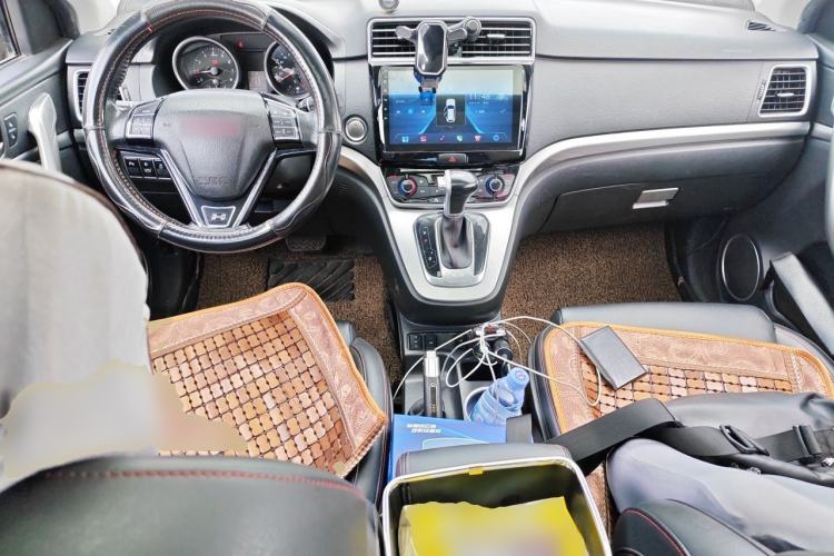 Used Haval H6 2015 Sport Edition 1.5T Automatic Two-Wheel Drive Luxury Model Center Console
