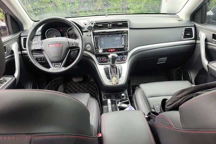 Used Haval H6 2015 Sport Edition 1.5T Automatic Two-Wheel Drive Luxury Model Center Console