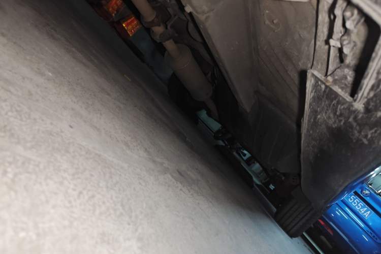 Used Haval H6 2015 Upgraded Model 1.5T Manual Two-Wheel Drive Elite Version Chassis Front Left