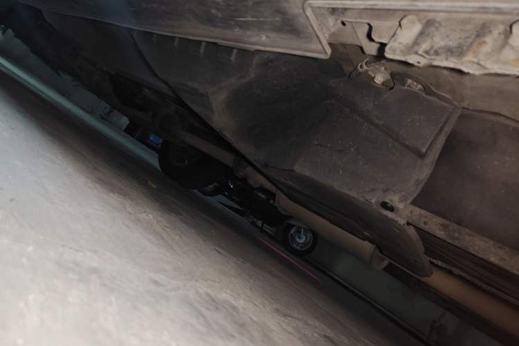 Used Haval H6 2015 Upgraded Model 1.5T Manual Two-Wheel Drive Elite Version Chassis Rear Left