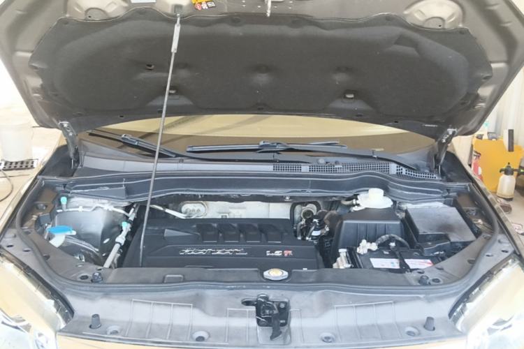 Used Haval H6 2015 Sport Edition 1.5T Automatic Two-Wheel Drive Luxury Model Engine Bay