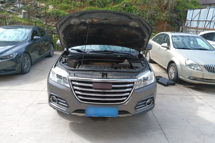 Used Haval H6 2015 Revised Version Sport Edition 1.5T Manual Transmission Two-Wheel Drive Elite Grade Engine Bay
