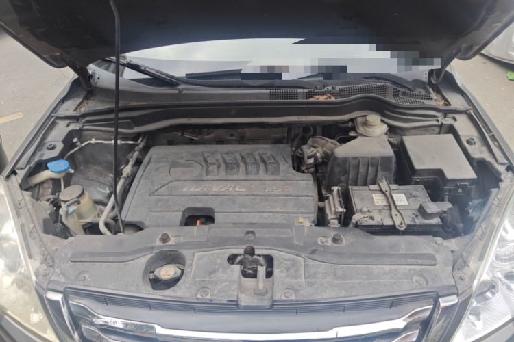 Used Haval H6 2015 Upgraded Model 1.5T Manual Two-Wheel Drive Elite Version Engine Bay