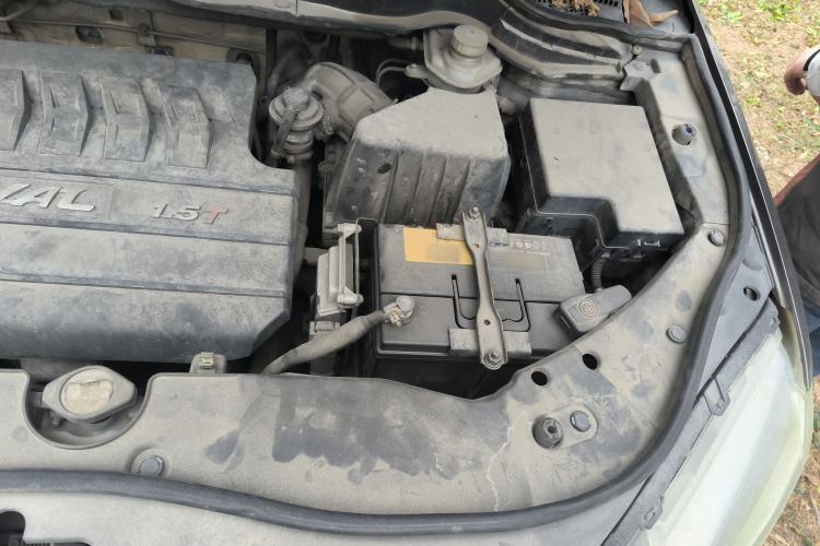 Used Haval H6 2015 Sport Edition 1.5T Manual Two-Wheel Drive Elite Model Engine Bay Left