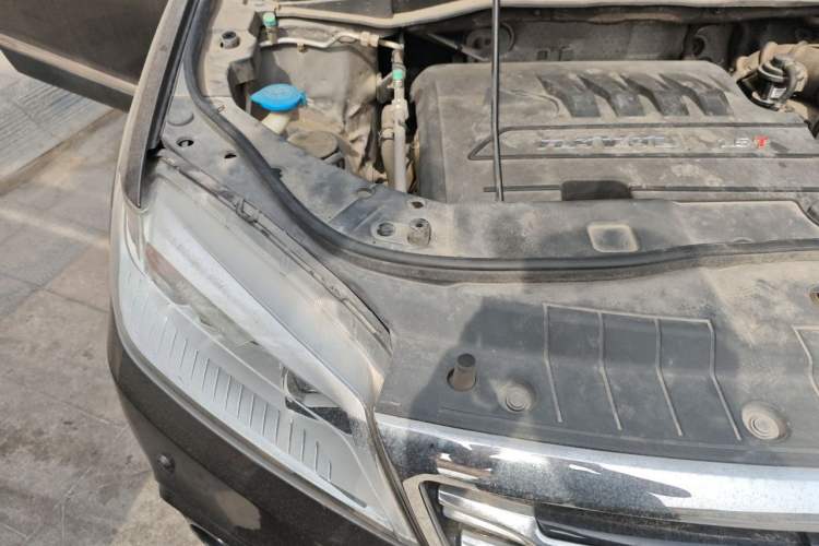 Used Haval H6 2015 Sport Edition 1.5T Automatic Two-Wheel Drive Luxury Model Engine Bay Right