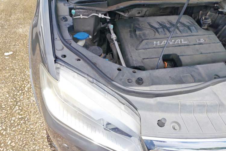 Used Haval H6 2015 Sport Edition 1.5T Automatic Two-Wheel Drive Luxury Model Engine Bay Right