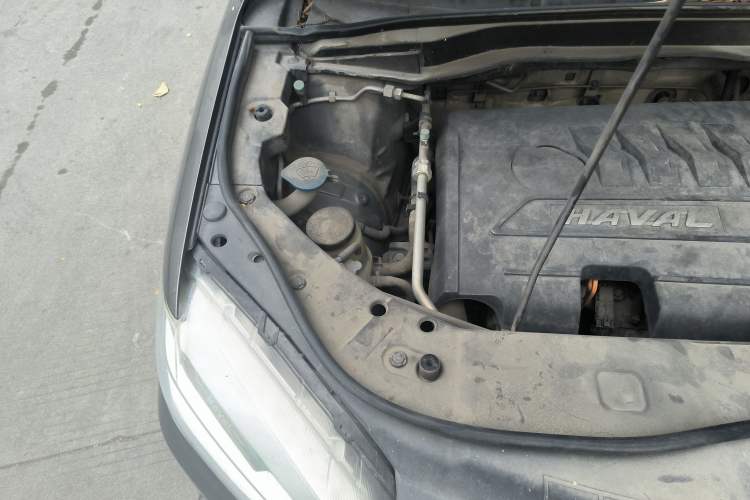 Used Haval H6 2015 Sport Edition 1.5T Manual Two-Wheel Drive Elite Model Engine Bay Right