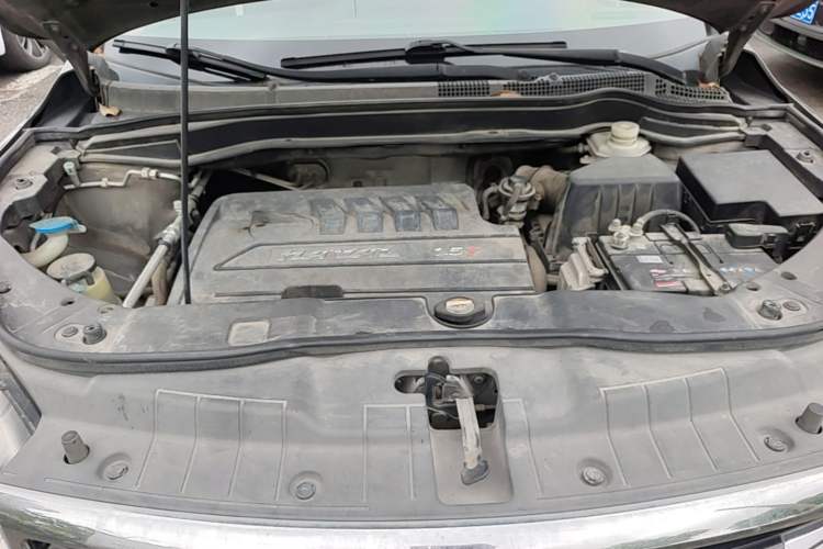 Used Haval H6 2015 Sport Edition 1.5T Automatic Two-Wheel Drive Luxury Model Engine Bay