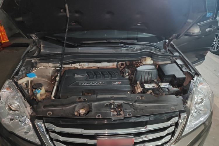 Used Haval H6 2015 Upgraded Model 1.5T Manual Two-Wheel Drive Elite Version Engine Bay