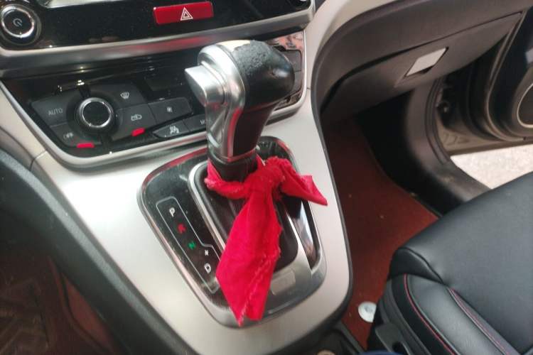 Used Haval H6 2015 Sport Edition 1.5T Automatic Two-Wheel Drive Luxury Model Gear Lever