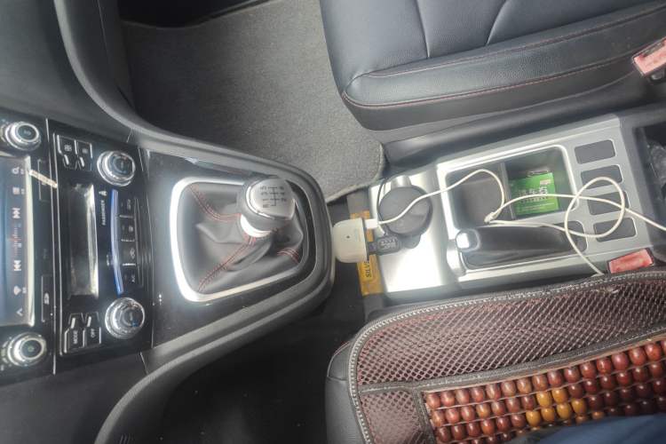 Used Haval H6 2015 Upgraded Model 1.5T Manual Two-Wheel Drive Elite Version Gear Lever