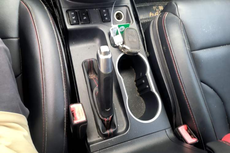 Used Haval H6 2015 Sport Edition 1.5T Automatic Two-Wheel Drive Luxury Model Gear Lever