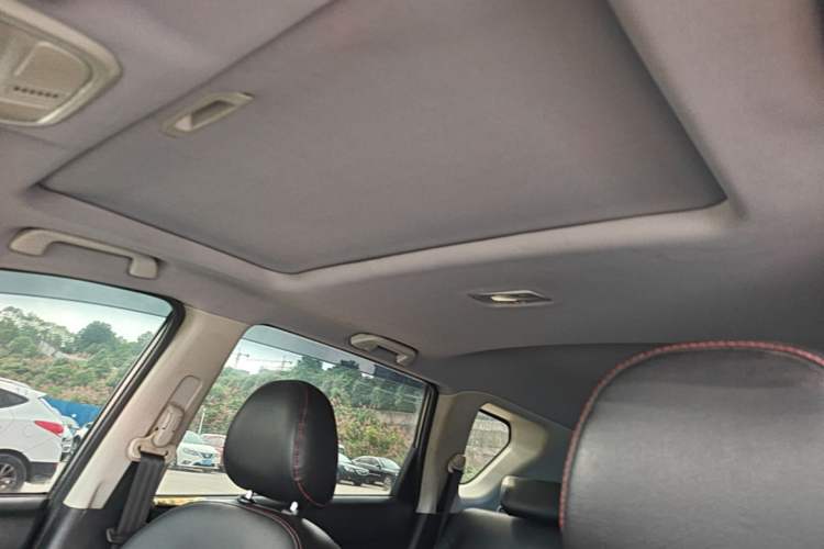 Used Haval H6 2015 Upgraded Model 1.5T Manual Two-Wheel Drive Elite Version Headliner