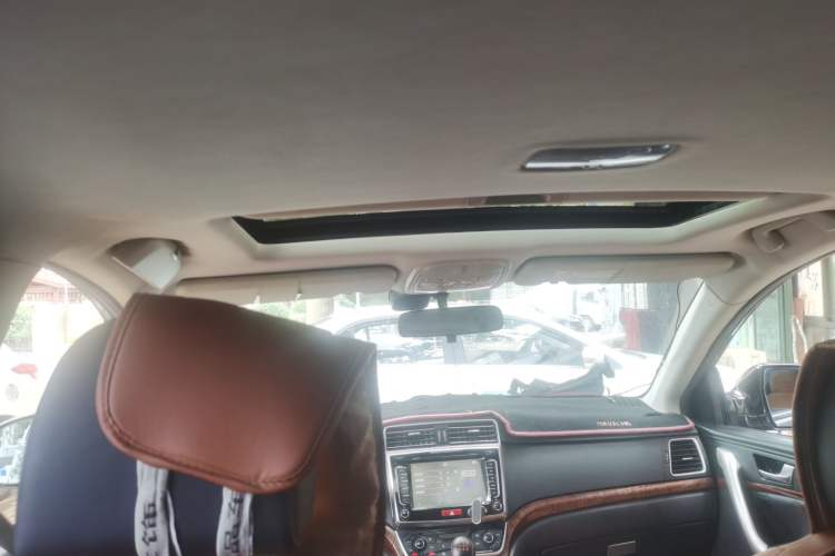Used Haval H6 2015 Revised Version Sport Edition 1.5T Manual Transmission Two-Wheel Drive Elite Grade Headliner