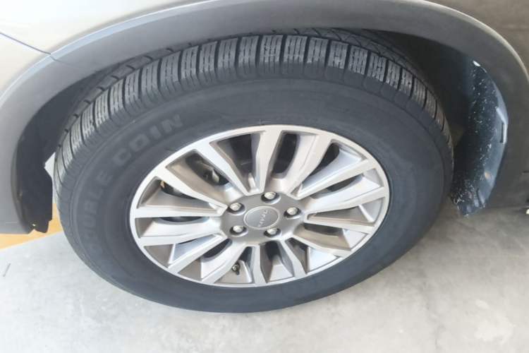 Used Haval H6 2015 Sport Edition 1.5T Automatic Two-Wheel Drive Luxury Model Left Front Wheel Hub