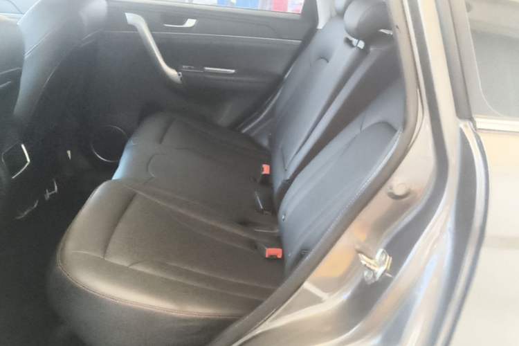 Used Haval H6 2015 Sport Edition 1.5T Automatic Two-Wheel Drive Luxury Model Left Rear Seat