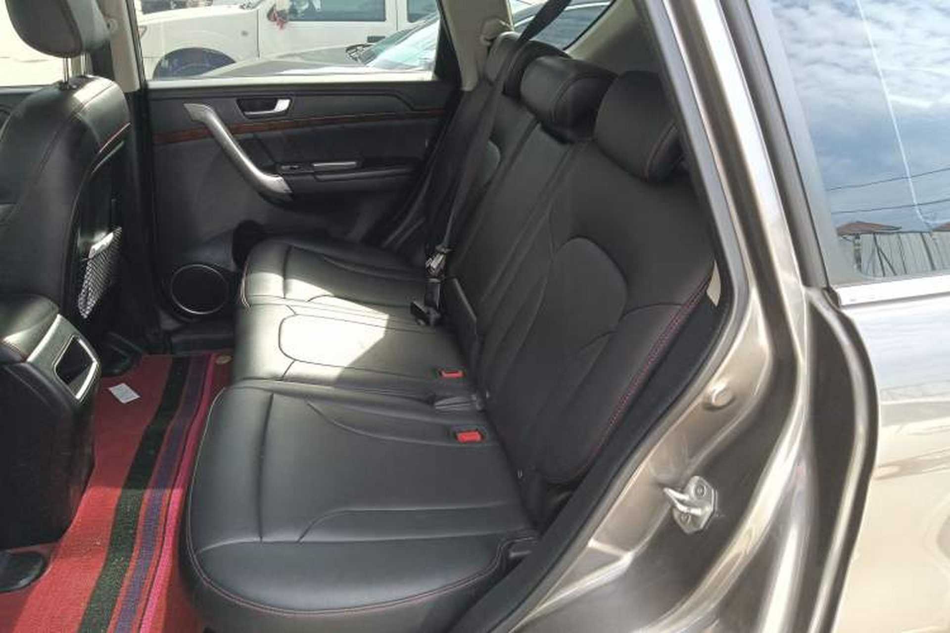 Used Haval H6 2015 Revised Version Sport Edition 1.5T Manual Transmission Two-Wheel Drive Elite Grade Left Rear Seat
