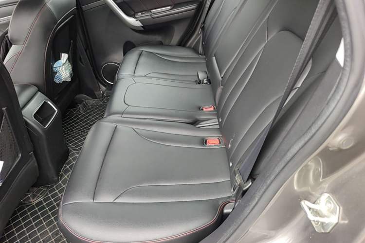 Used Haval H6 2015 Sport Edition 1.5T Automatic Two-Wheel Drive Luxury Model Left Rear Seat